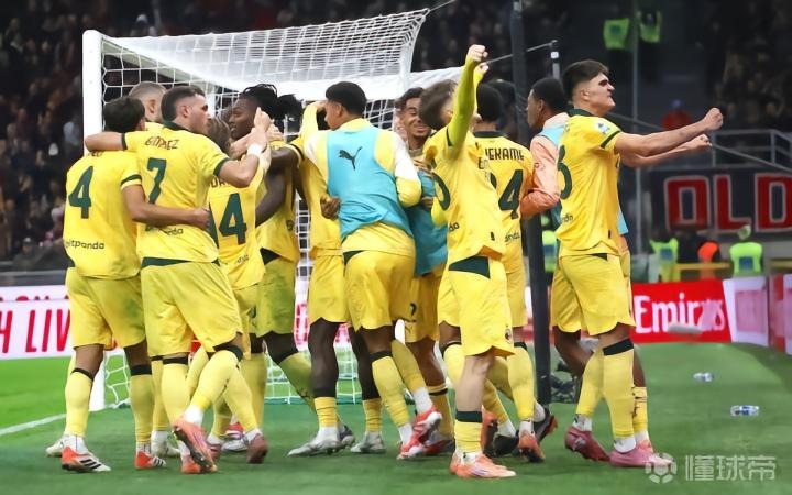 日本队在国际友谊赛中以4比0战胜突尼斯队